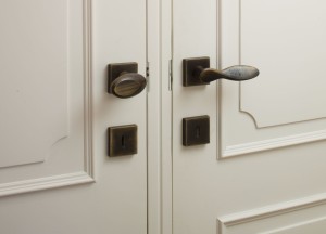 Fama deur en meubelbeslag - Dauby