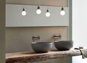 Stijlvol! Een houten wastafelblad met waskom - 