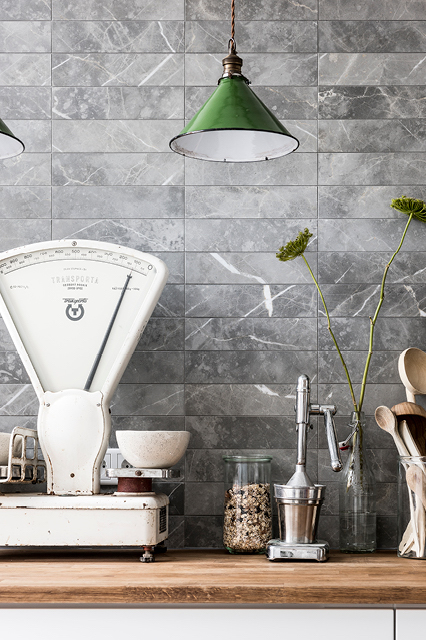 Serie Classic van vtwonen tegels by Douglas & Jones