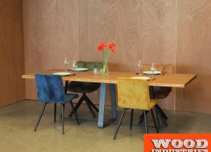 Eiken boomstamtafel - Hazelnoot | Woodindustries - Woodindustries