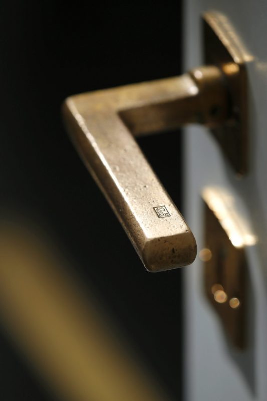 Bronzen deurbeslag | Dauby