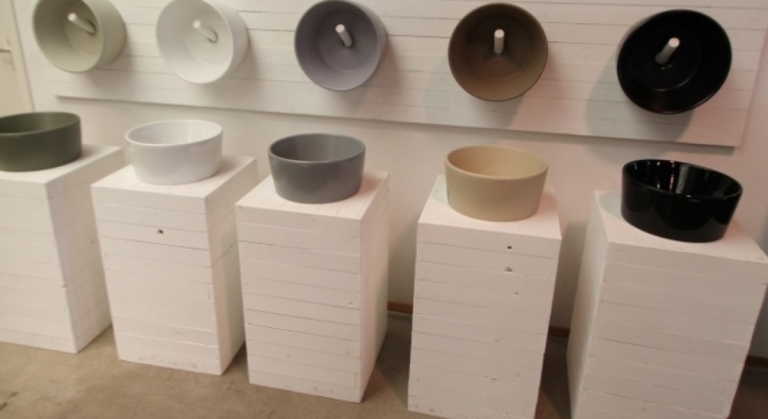 Opzetwastafels van keramiek in prachtige kleuren