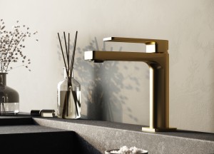 Hotbath Gal - Het perfecte meisje onder de jongens - Hotbath