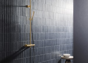 Hotbath Gal - Het perfecte meisje onder de jongens