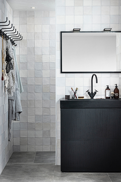 Craft Egg White mat I vtwonen tegels by Douglas & Jones