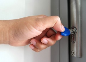 Nieuwe sloten laten plaatsen op uw tuindeur - 