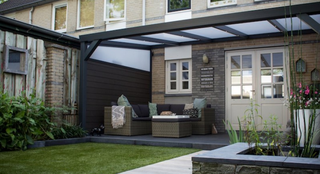 Hoe trek je de sfeer van je woonkamer door naar je tuin?