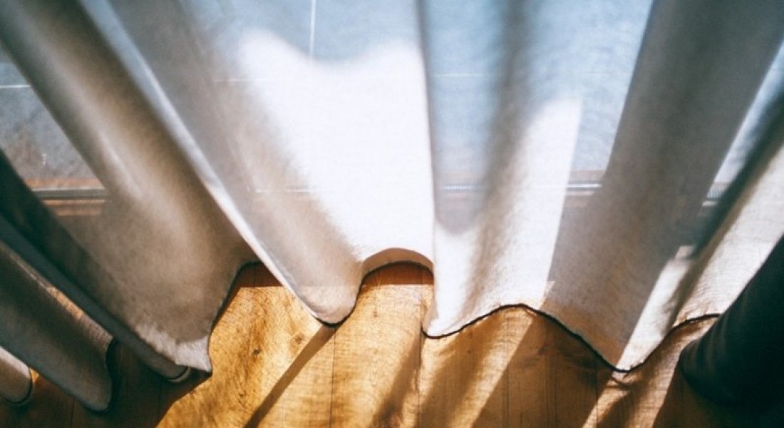 Zo combineer je gordijnen met de vloer en beÃ¯nvloed je het karakter van de ruimte