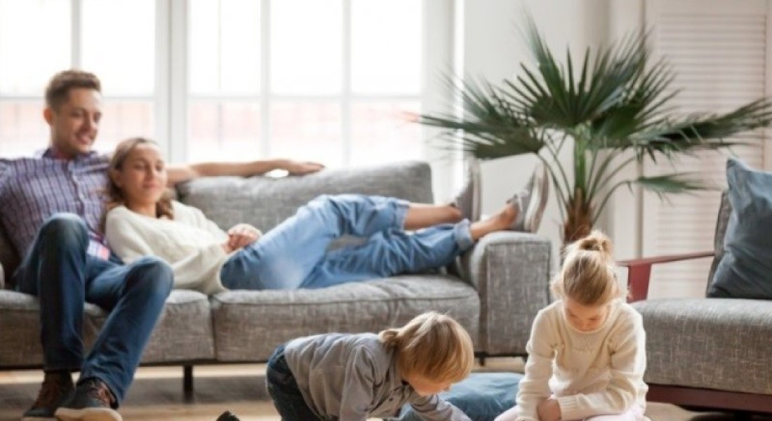 5 tips om heerlijk te ontspannen in je woonkamer