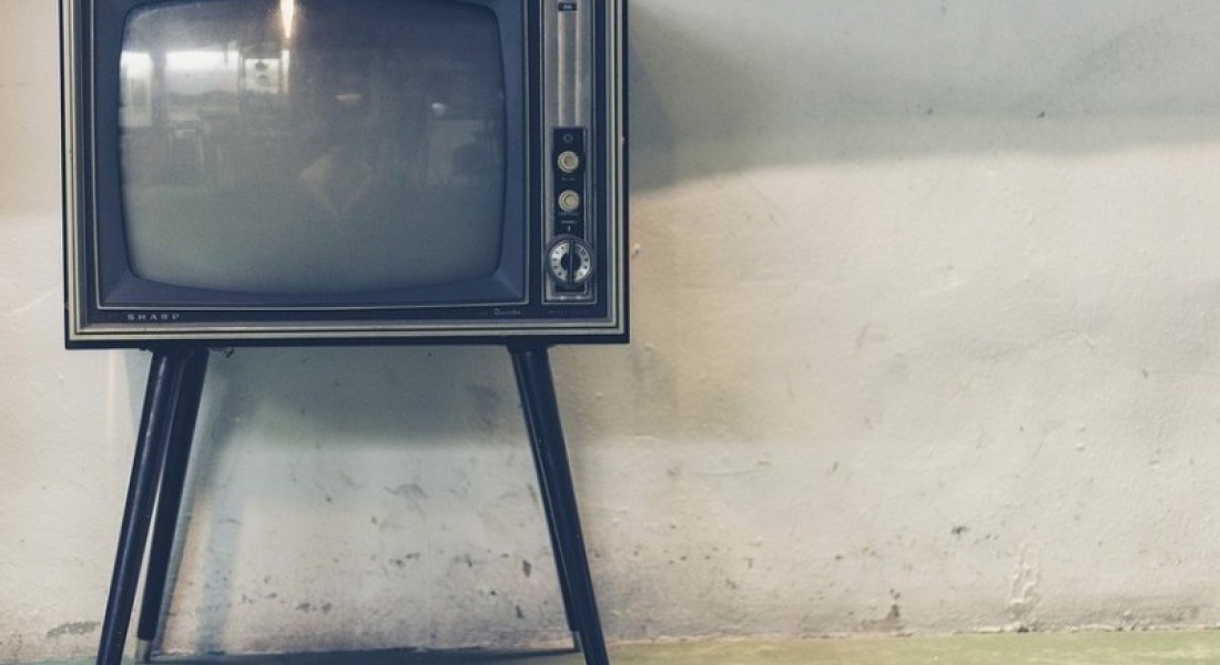 Het zwarte bakbeest â€“ hoe werk je de tv weg?