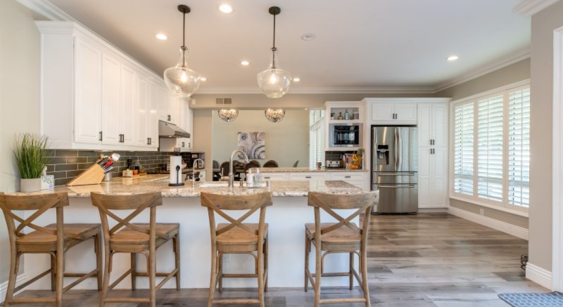 De voor- en nadelen van het online kopen van een keuken