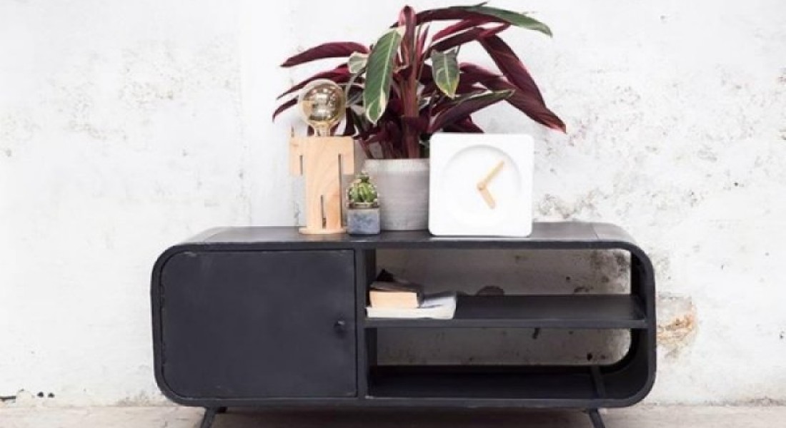 Een zwart tv-meubel als eyecatcher