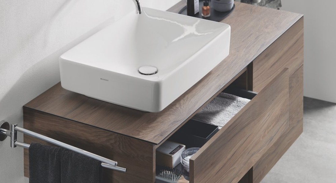 Stijlvolle opbergruimte rond de wastafel