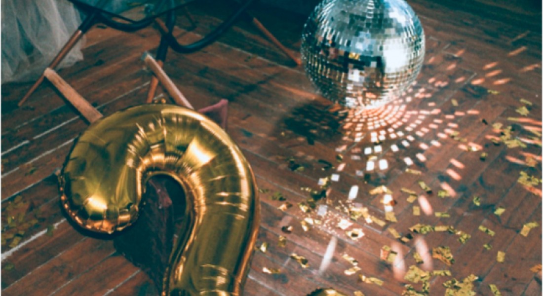 De visgraatvloer is weer helemaal terug van weggeweest