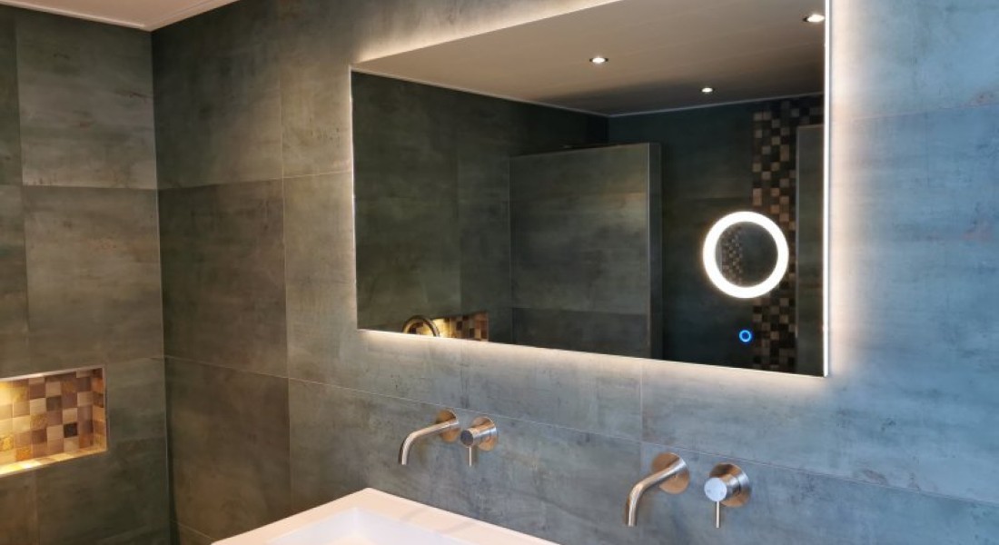 Kiezen van een badkamerspiegel