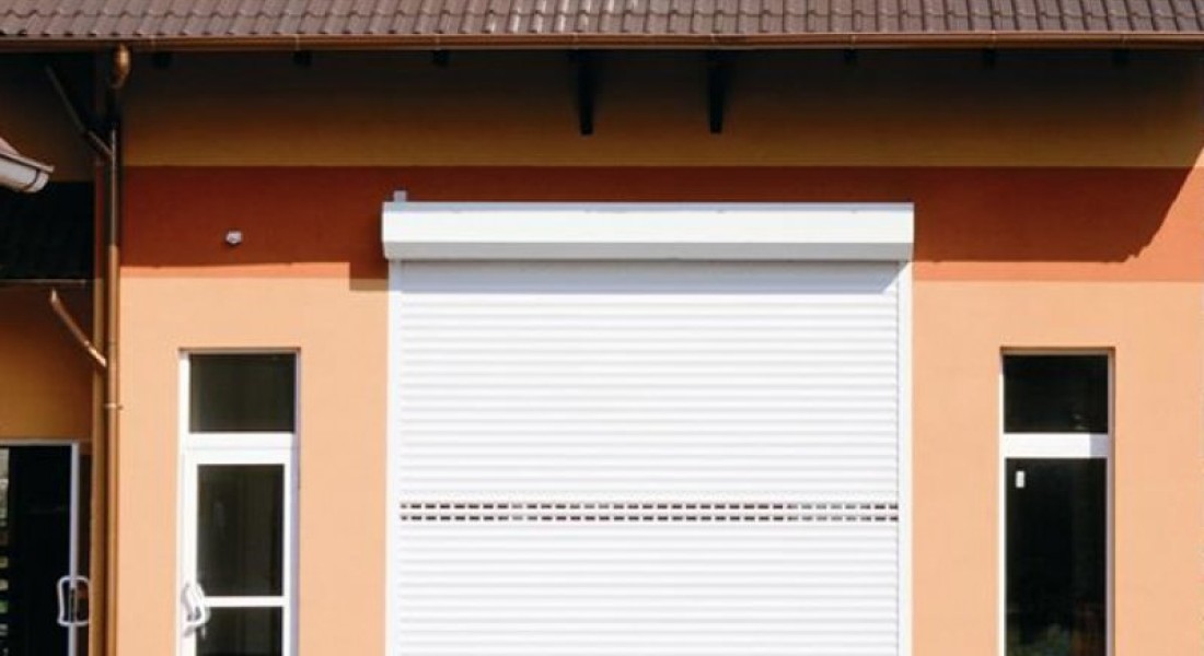 Kies voor een roldeur als garagedeur en bespaar ruimte