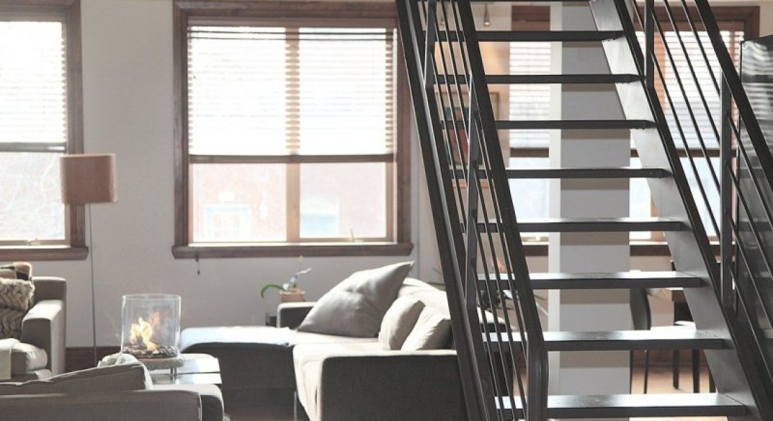 Hoe hout accenten je moderne interieur opwarmen