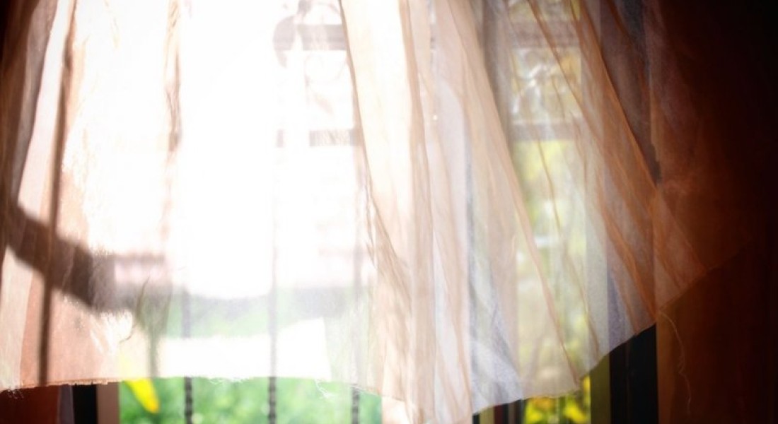 Gordijnen onderhouden, hoe doe je dat?