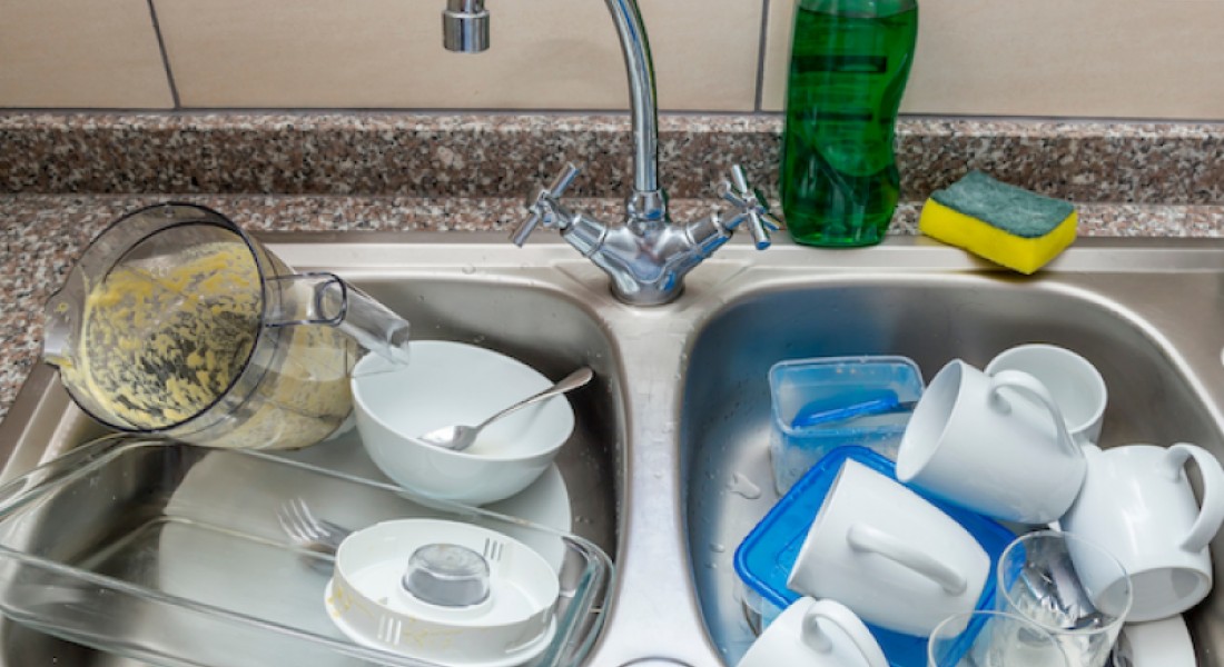 Keukengerei spic en span krijgen? Met deze hacks komt het helemaal goed!