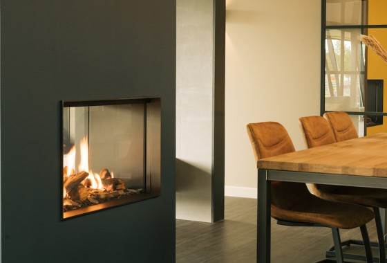 De nieuwste inbouwhaarden van Faber. Elektrische haarden & hybride op gas! - Faber