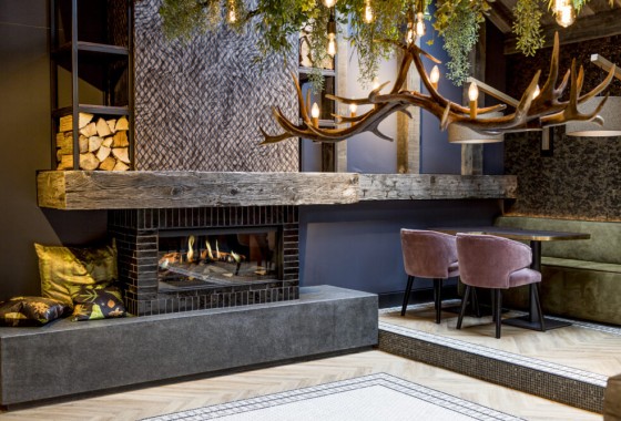 Binnenkijken: elektrische designhaard in de horeca - Kalfire Fireplaces