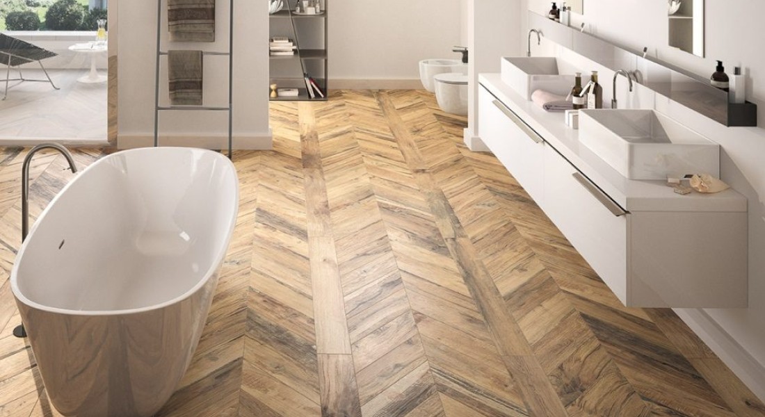 Houtlook tegels voor de badkamervloer