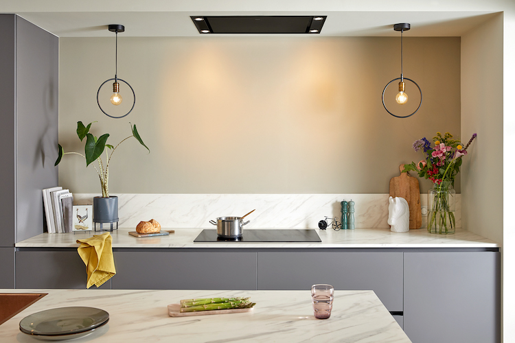 Zwarte plafond afzuigkap  | Pelgrim