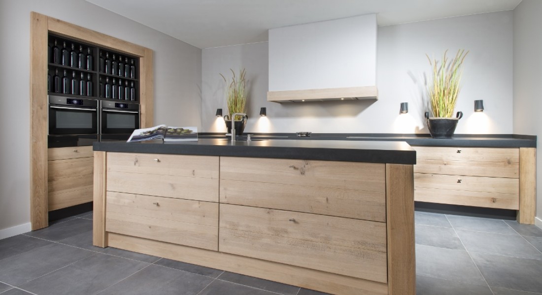 Houten 'beach house' keukens van Long Island Kitchens