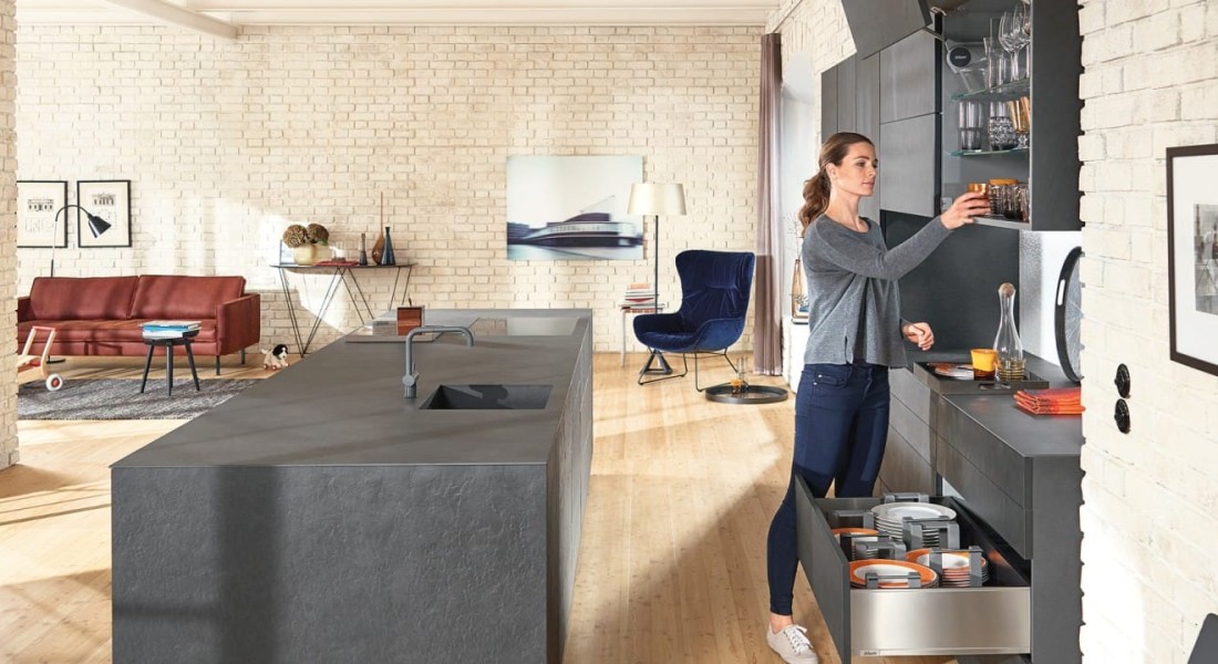 Extra opbergruimte met de keukenkasten van Blum