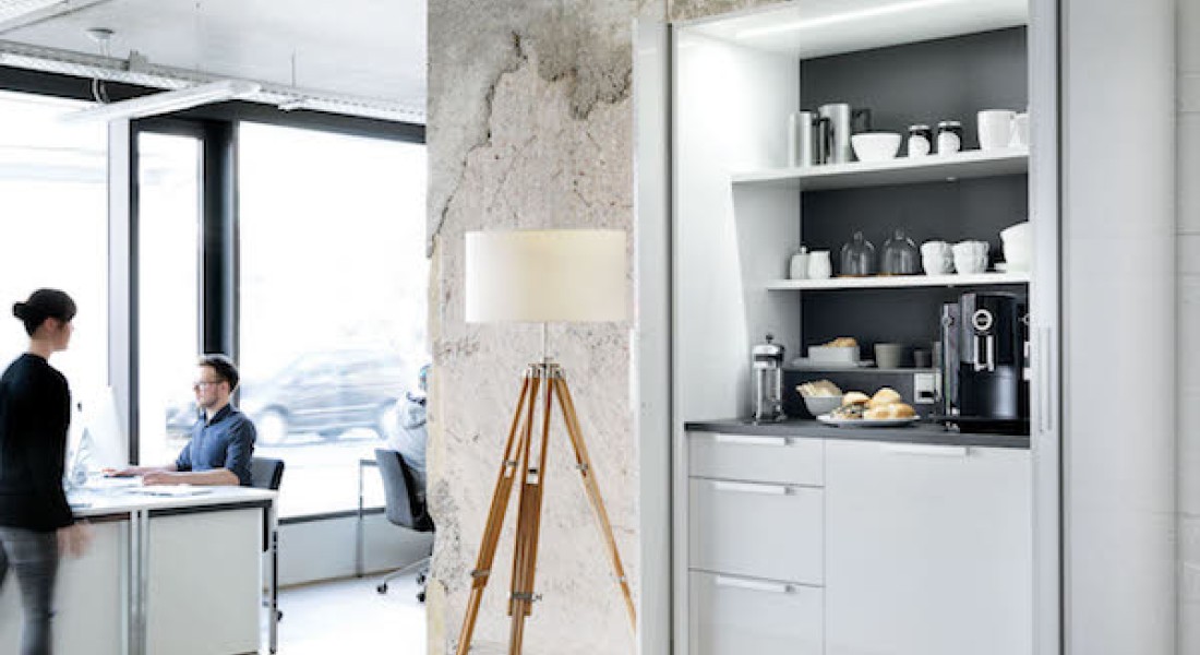 Poggenpohl +STAGE themakasten: bar, keuken, ontbijt & garderobe