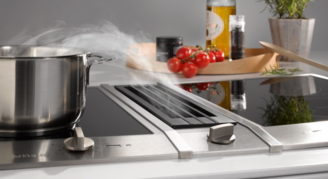 Koken met werkbladafzuiging