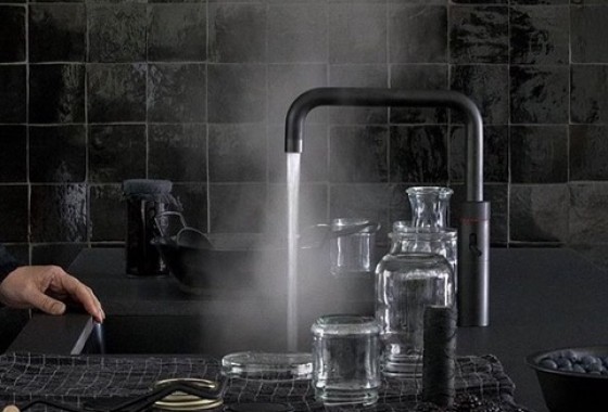 Prachtig! De zwarte Quooker kokendwaterkraan - Quooker