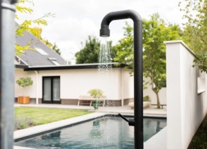 Heerlijk douchen in de tuin - JEE-O