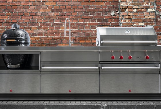 Luxe buitenkeuken: Wolf Outdoor Kitchen - PlasmaMade B.V.