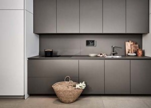 Poggenpohl +Segmento Y. Designkeuken zwart, wit & grijs - Poggenpohl