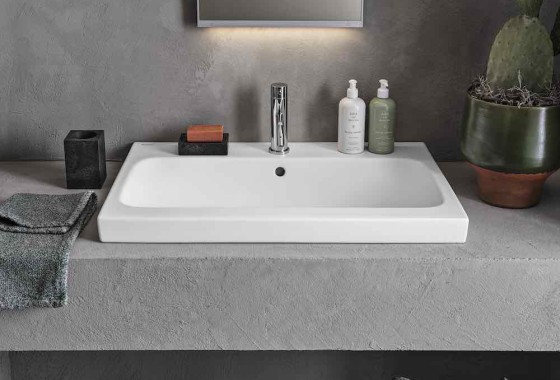 Mat wit trend in de badkamer - Geberit