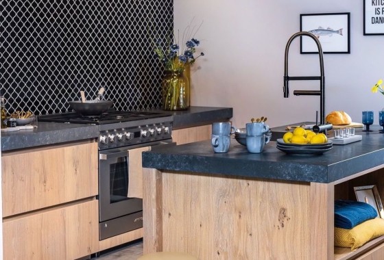 Keuken in zomerse stijl: stylingtips - Keukenspecialisten.nl