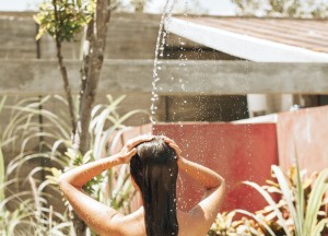 Creëer een buitendouche in je tuin - 