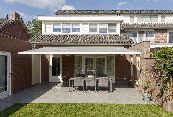 De voordelen & mogelijkheden van een zonnescherm - Primo Oval BBQ