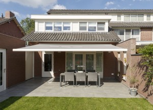 De voordelen & mogelijkheden van een zonnescherm - Primo Oval BBQ