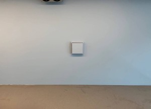 Gekleurde achterwanden met bijpassend schakelmateriaal van Jung!