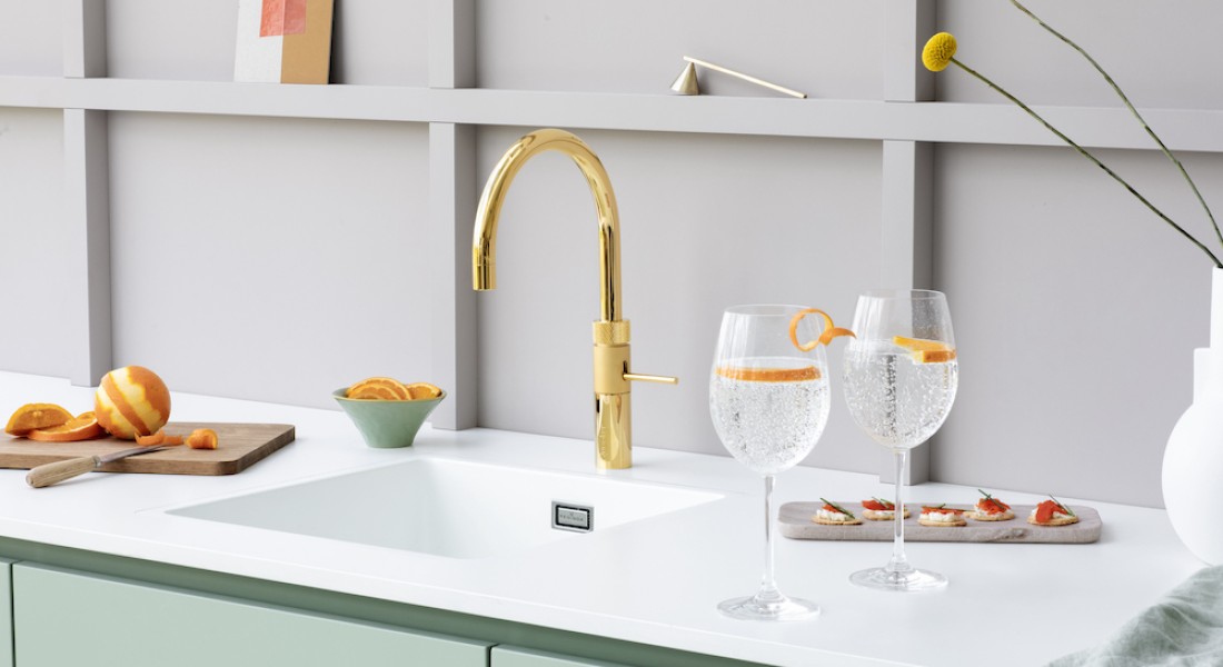 Glamour in de keuken: de gouden kokendwaterkraan van Quooker