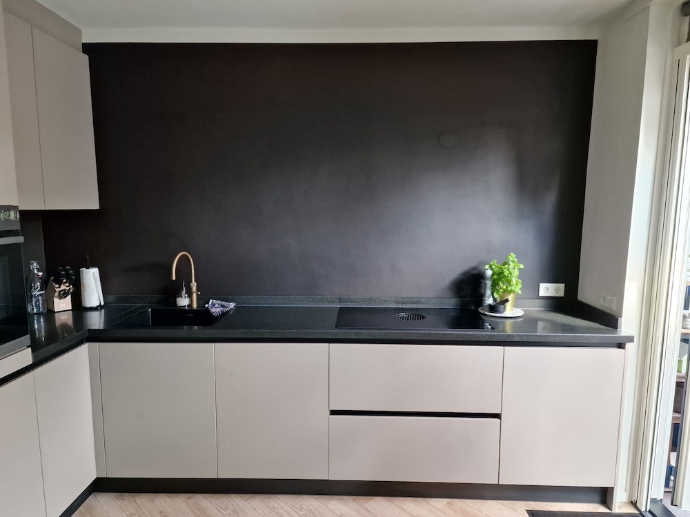 Donkere keukenachterwand | Bokmerk