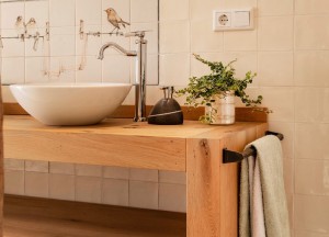 Hout in de badkamer - RestyleXL