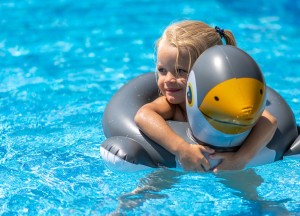 Waarom zouttabletten voor waterontharding essentieel zijn voor je zwembad - 
