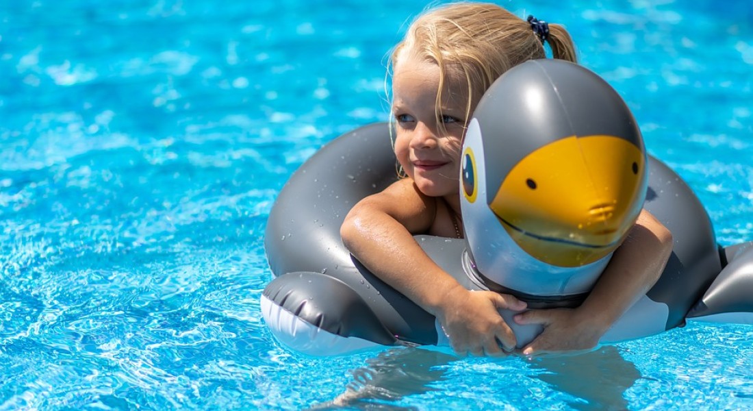 Waarom zouttabletten voor waterontharding essentieel zijn voor je zwembad