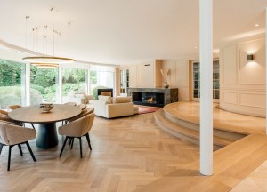 Binnenkijken: Renovatie van een prachtig gelegen bos Villa - 