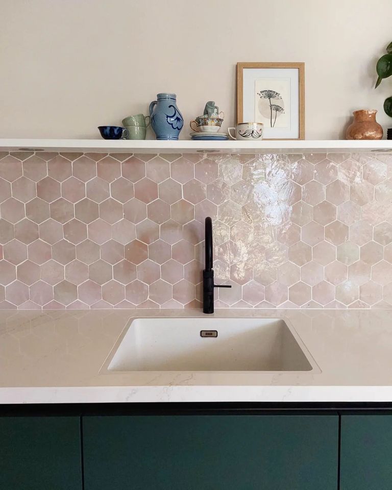 Roze Hexagone Zelliges | Designtegels.nl