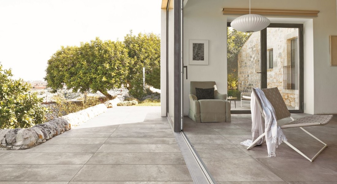 Tuintegels van keramiek en natuursteen