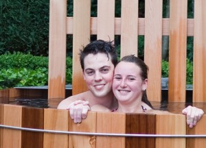 Een luxe tobbe in de tuin! - 